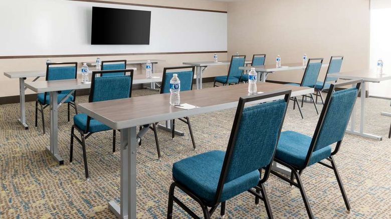<b>Hampton Inn & Suites Porter Ranch LA Meeting</b>. Images powered by <a href="https://iceportal.shijigroup.com/" title="IcePortal" target="_blank">IcePortal</a>.