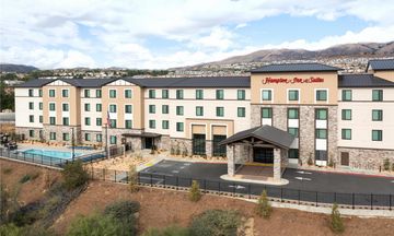 Hampton Inn & Suites Porter Ranch LA