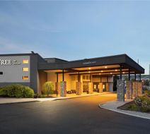 DoubleTree by Hilton Providence Airport Exterior