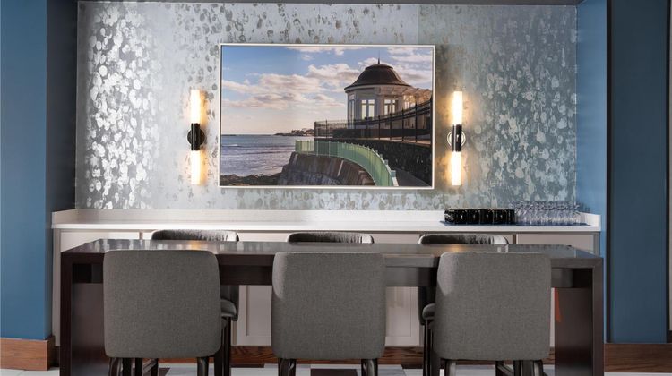DoubleTree by Hilton Providence Airport Restaurant
