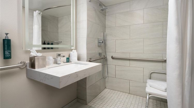 DoubleTree by Hilton Providence Airport Room