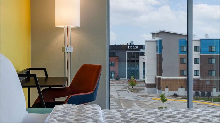 Tru by Hilton Ankeny Room
