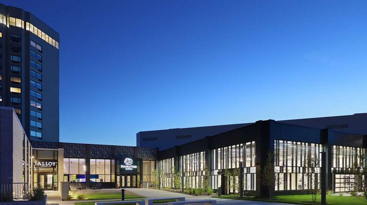 DoubleTree by Hilton Battle Creek Exterior