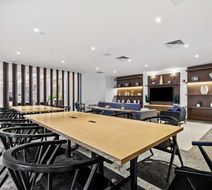 DoubleTree by Hilton New York JFK Arpt Lobby