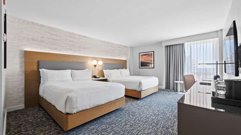 <b>DoubleTree by Hilton New York JFK Arpt Room</b>. Images powered by <a href="https://iceportal.shijigroup.com/" title="IcePortal" target="_blank">IcePortal</a>.