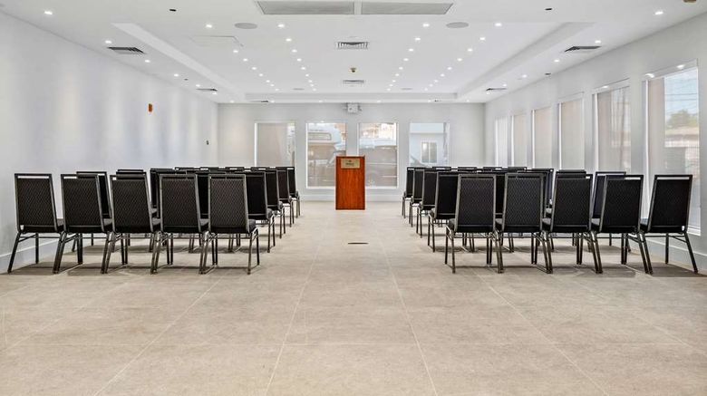 <b>DoubleTree by Hilton New York JFK Arpt Meeting</b>. Images powered by <a href="https://iceportal.shijigroup.com/" title="IcePortal" target="_blank">IcePortal</a>.