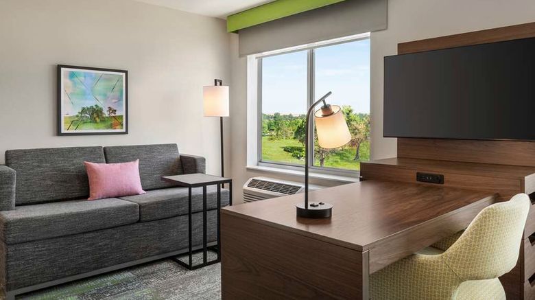 <b>Hampton Inn & Suites by Hilton Oroville Room</b>. Images powered by <a href="https://iceportal.shijigroup.com/" title="IcePortal" target="_blank">IcePortal</a>.