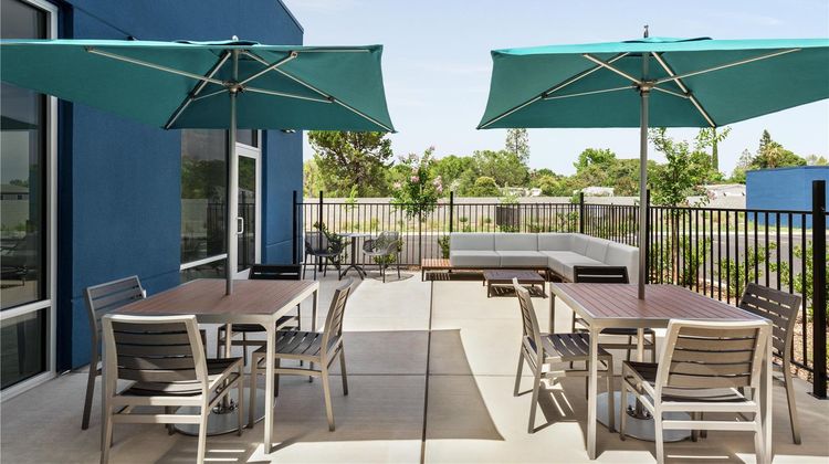 Hampton Inn & Suites by Hilton Oroville Exterior