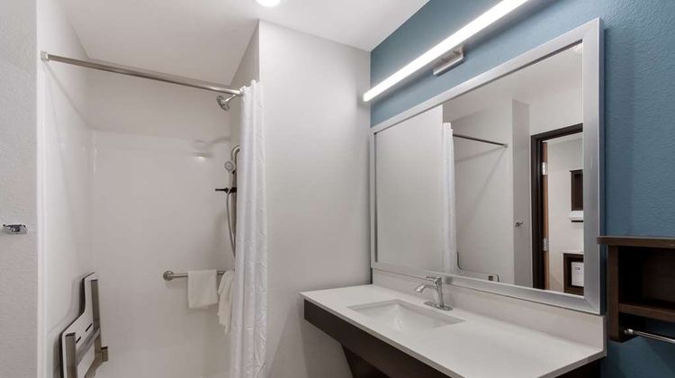 WoodSpring Suites Chandler Airport Room