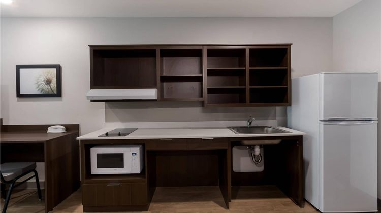 WoodSpring Suites Chandler Airport Room