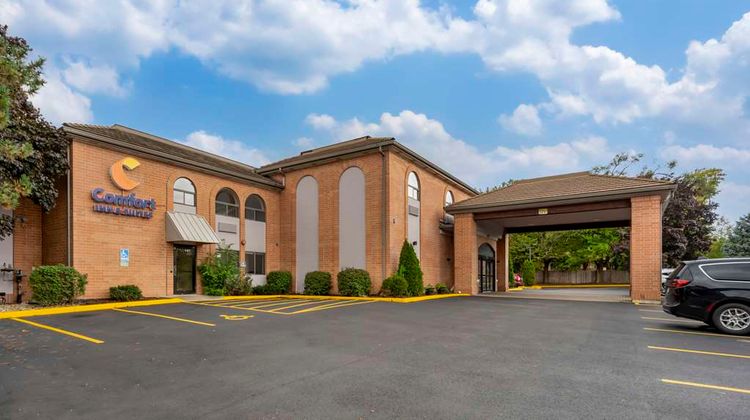 Comfort Inn & Suites Mundelein Exterior