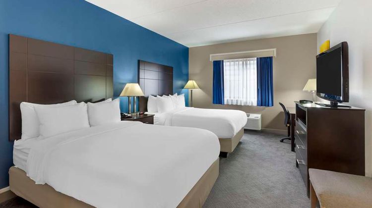 Comfort Inn & Suites Mundelein Suite