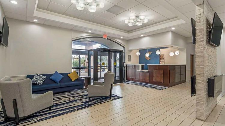 Comfort Inn & Suites Mundelein Lobby