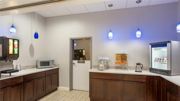 Comfort Inn & Suites Mundelein Restaurant