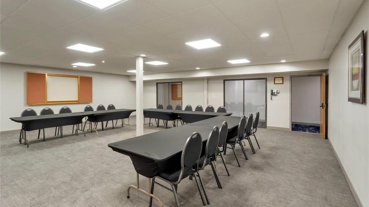 Comfort Inn & Suites Mundelein Meeting