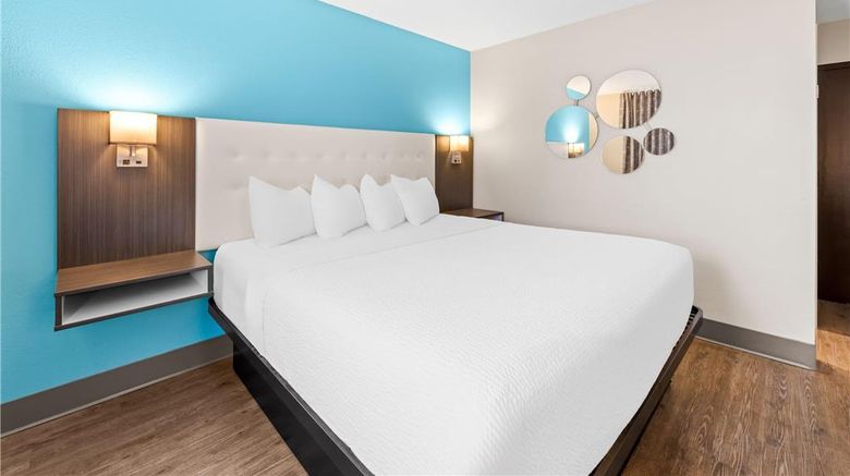 <b>Howard Johnson by Wyndham Thunder Bay Room</b>. Images powered by <a href="https://iceportal.shijigroup.com/" title="IcePortal" target="_blank">IcePortal</a>.
