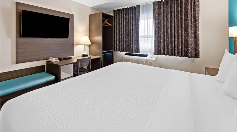 <b>Howard Johnson by Wyndham Thunder Bay Room</b>. Images powered by <a href="https://iceportal.shijigroup.com/" title="IcePortal" target="_blank">IcePortal</a>.