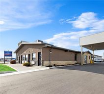Howard Johnson by Wyndham Thunder Bay Exterior