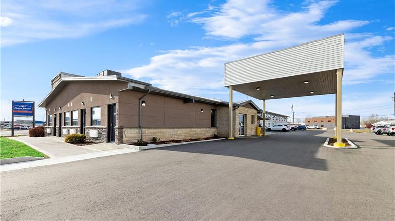 <b>Howard Johnson by Wyndham Thunder Bay Exterior</b>. Images powered by <a href="https://iceportal.shijigroup.com/" title="IcePortal" target="_blank">IcePortal</a>.