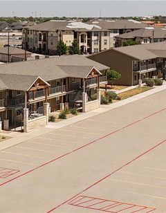 Eagle's Den Suites-Travelodge by Wyndham