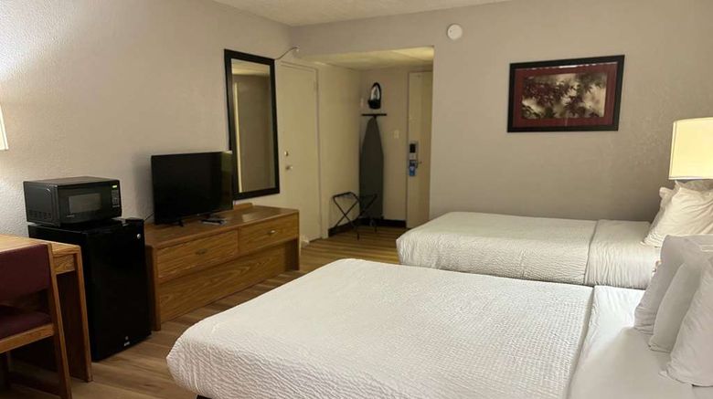 <b>Days Inn by Wyndham Williamsport Room</b>. Images powered by <a href="https://iceportal.shijigroup.com/" title="IcePortal" target="_blank">IcePortal</a>.