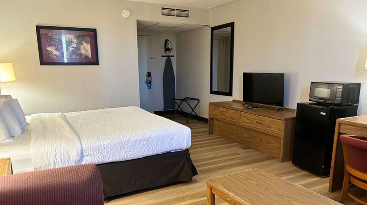 Days Inn by Wyndham Williamsport Room