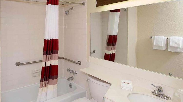 Days Inn by Wyndham Williamsport Room
