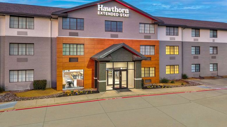 <b>Hawthorn Extended Stay Bedford/Dallas Exterior</b>. Images powered by <a href="https://iceportal.shijigroup.com/" title="IcePortal" target="_blank">IcePortal</a>.