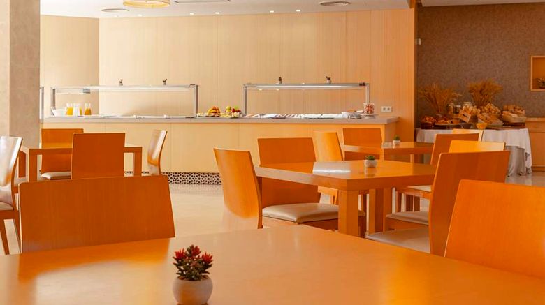 <b>Hotel Macia Donana Restaurant</b>. Images powered by <a href="https://iceportal.shijigroup.com/" title="IcePortal" target="_blank">IcePortal</a>.