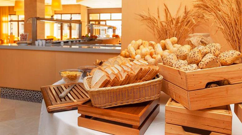 <b>Hotel Macia Donana Restaurant</b>. Images powered by <a href="https://iceportal.shijigroup.com/" title="IcePortal" target="_blank">IcePortal</a>.