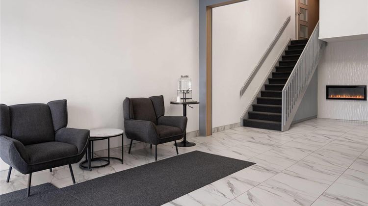 Travelodge by Wyndham Drummondville Lobby