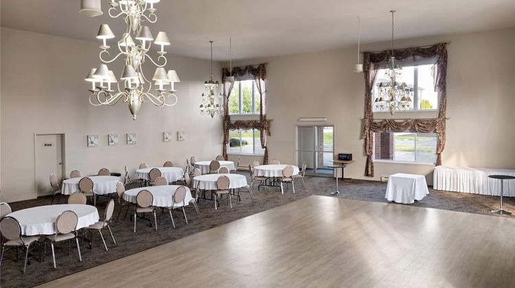 Travelodge by Wyndham Drummondville Ballroom