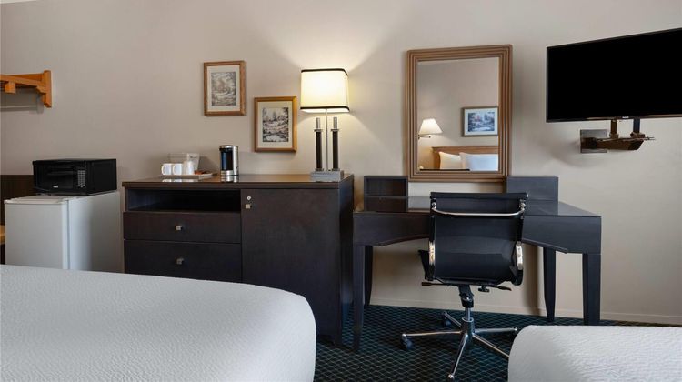 Travelodge by Wyndham Drummondville Room
