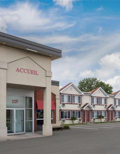 Travelodge by Wyndham Drummondville