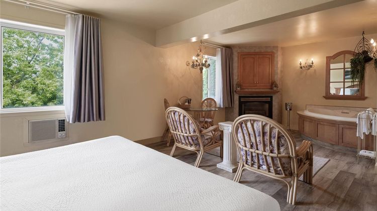 Travelodge by Wyndham Drummondville Suite