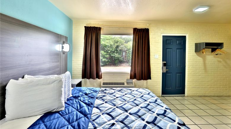 <b>Americas Best Value Inn San Antonio Room</b>. Images powered by <a href="https://iceportal.shijigroup.com/" title="IcePortal" target="_blank">IcePortal</a>.