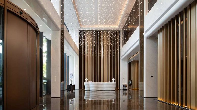 <b>Wyndham Garden Shenzhen Longhua Lobby</b>. Images powered by <a href="https://iceportal.shijigroup.com/" title="IcePortal" target="_blank">IcePortal</a>.