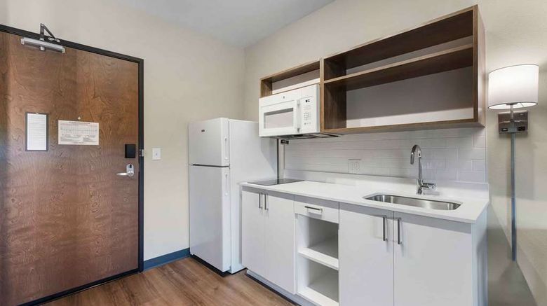 <b>Extended Stay America Suites Huntsville Room</b>. Images powered by <a href="https://iceportal.shijigroup.com/" title="IcePortal" target="_blank">IcePortal</a>.