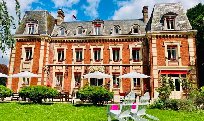 Chateau Corneille Exterior
