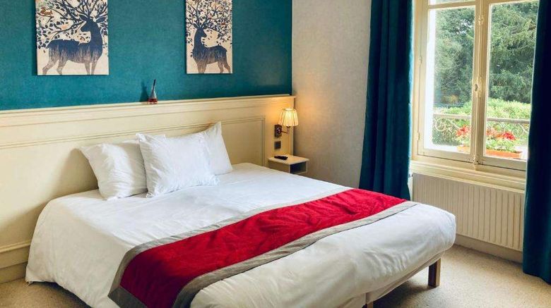 <b>Chateau Corneille Room</b>. Images powered by <a href="https://iceportal.shijigroup.com/" title="IcePortal" target="_blank">IcePortal</a>.