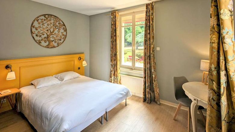 <b>Chateau Corneille Room</b>. Images powered by <a href="https://iceportal.shijigroup.com/" title="IcePortal" target="_blank">IcePortal</a>.
