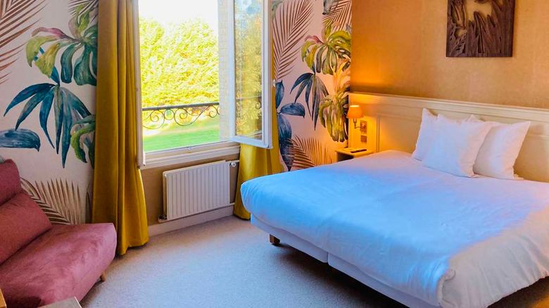 <b>Chateau Corneille Room</b>. Images powered by <a href="https://iceportal.shijigroup.com/" title="IcePortal" target="_blank">IcePortal</a>.