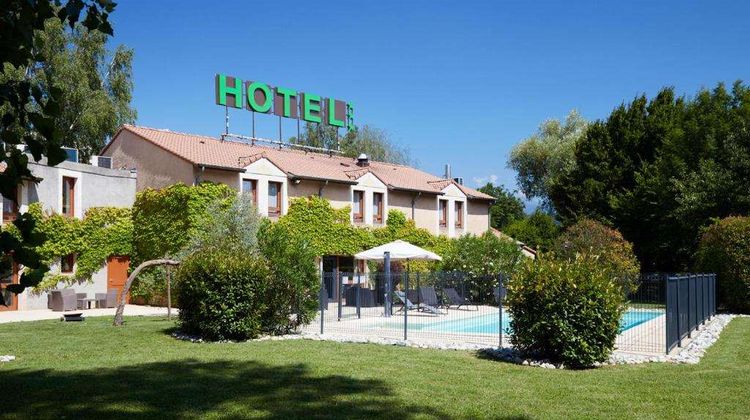 Hotel des Trois Massifs Exterior