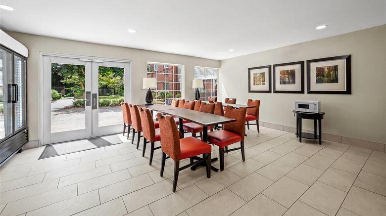 <b>MainStay Suites Raleigh North Restaurant</b>. Images powered by <a href="https://iceportal.shijigroup.com/" title="IcePortal" target="_blank">IcePortal</a>.