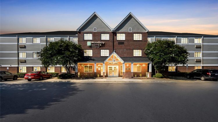 MainStay Suites Raleigh North Exterior