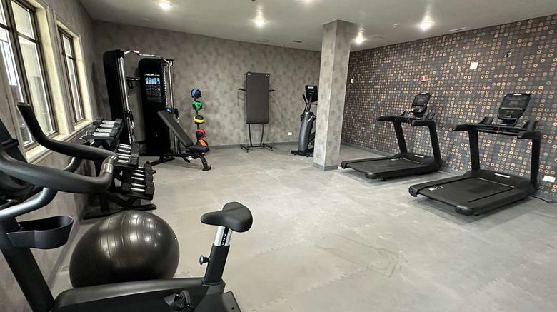 <b>La Quinta Inn & Suites South Holland Health</b>. Images powered by <a href="https://iceportal.shijigroup.com/" title="IcePortal" target="_blank">IcePortal</a>.