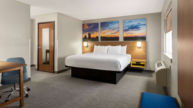 Days Inn by Wyndham Washington Suite
