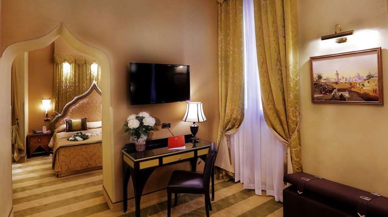 <b>Hotel Ai Mori D'Oriente Suite</b>. Images powered by <a href="https://iceportal.shijigroup.com/" title="IcePortal" target="_blank">IcePortal</a>.