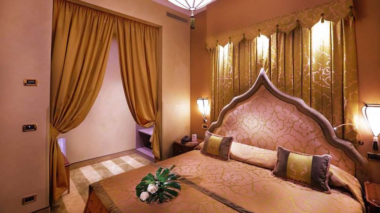 <b>Hotel Ai Mori D'Oriente Suite</b>. Images powered by <a href="https://iceportal.shijigroup.com/" title="IcePortal" target="_blank">IcePortal</a>.
