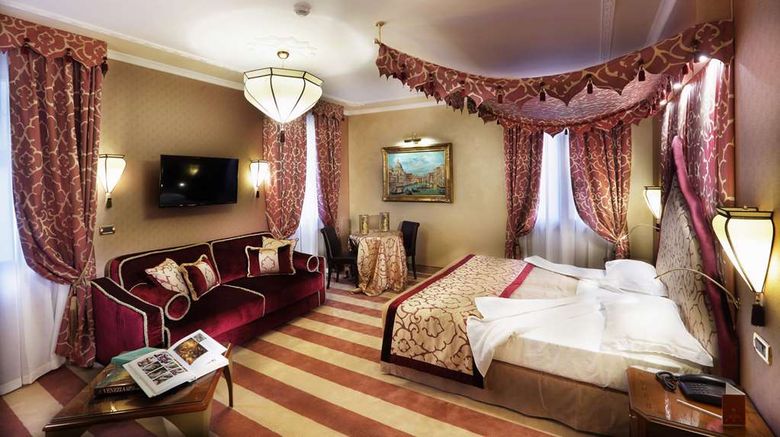 <b>Hotel Ai Mori D'Oriente Room</b>. Images powered by <a href="https://iceportal.shijigroup.com/" title="IcePortal" target="_blank">IcePortal</a>.